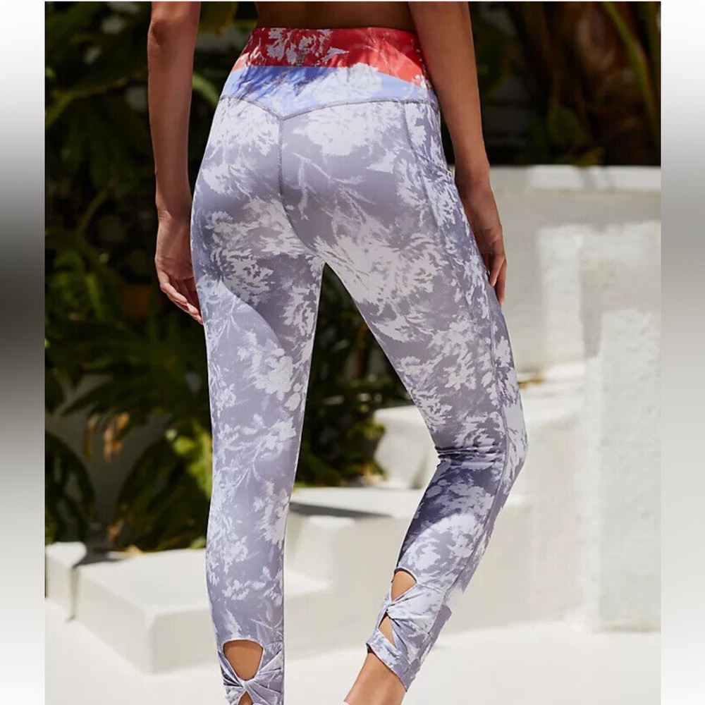 Brand new ~ Free People Movement Wave Rider Leggings SIZE XS + free fp bag! - Picture 9 of 17